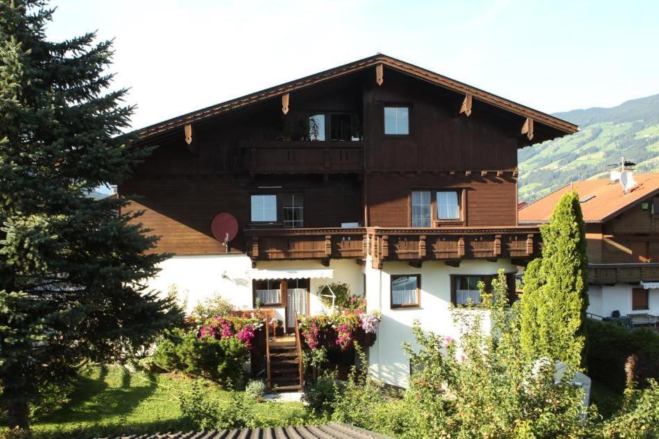 Ferienwohnung Koessler Christian Fügen Екстериор снимка